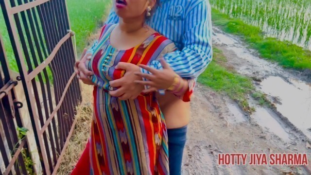 Desi Outdoor Village Sex with Boyfriend while Pissing