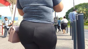 Big ass in black leggins